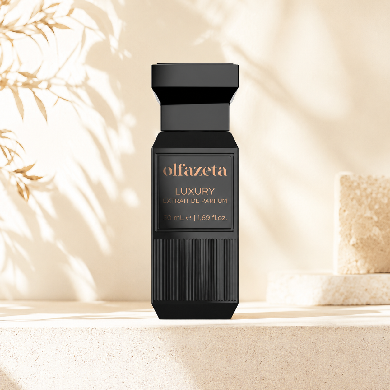 Olfazeta Luxury Parfümflakon in Schwarz in heller Produktinszenierung