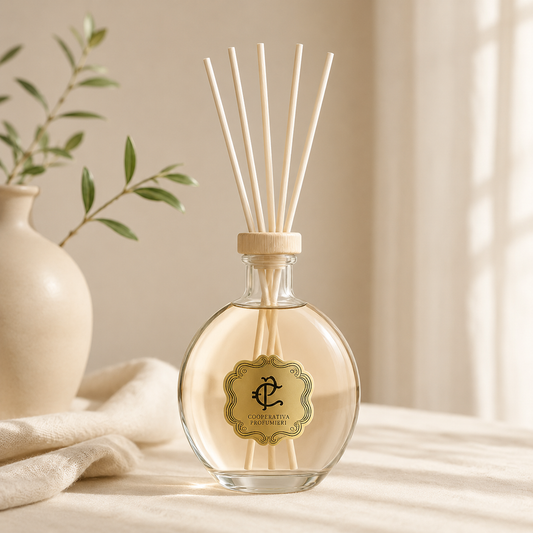 Cooperativa Profumieri Lush Oasis Diffuser mit Holzstäbchen und grünen Akzenten