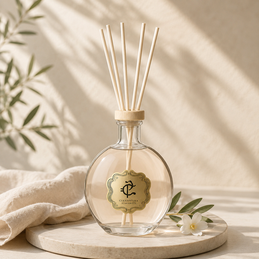 Cooperativa Profumieri Red Fruit Heart Diffuser mit Holzstäbchen und roten Früchten