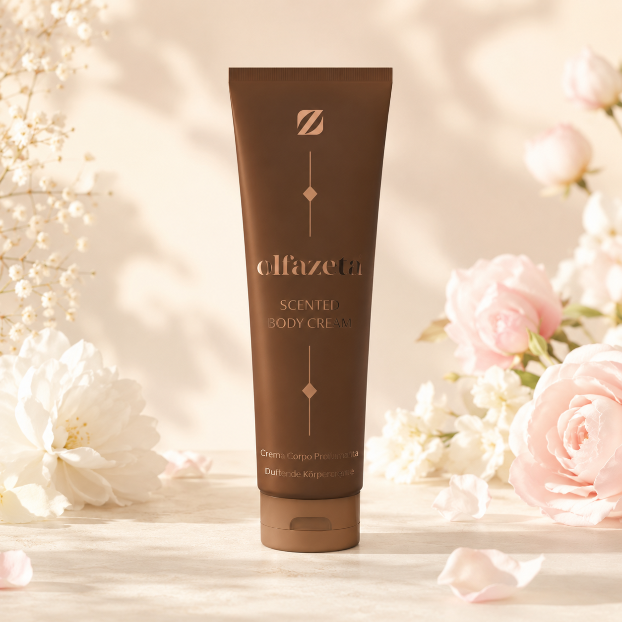 Olfazeta Körpercreme No. 007 mit rosa und weißen Blüten in heller Produktinszenierung