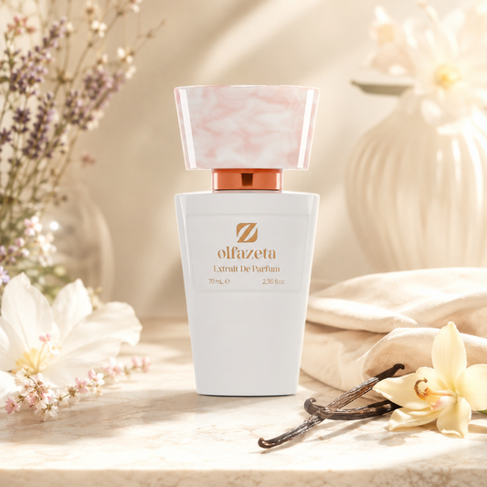 Olfazeta Parfüm No. 122 mit Vanille und weißen Blüten in heller Produktinszenierung
