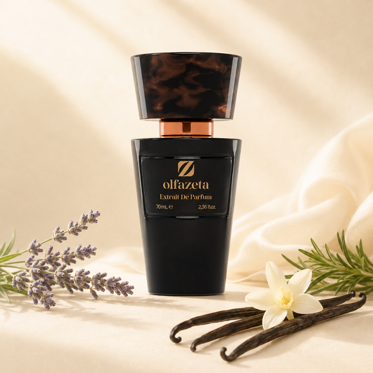 Olfazeta Parfüm No. 140 mit Lavendel und Vanille in heller Produktinszenierung